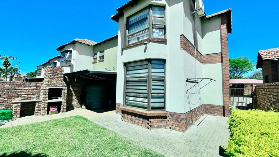 3 Bedroom Property for Sale in Waterval East North West